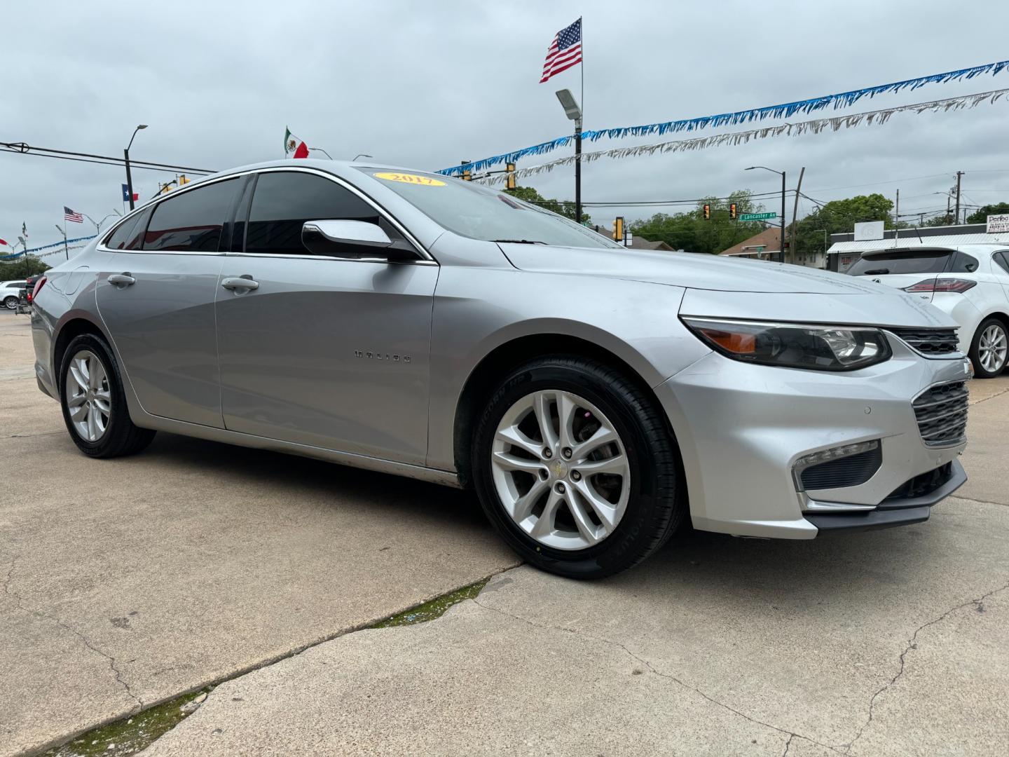 2017 SILVER /Gray CHEVROLET MALIBU LT 4dr Sedan (1G1ZE5ST8HF) with an 1.5L I4 Turbocharger engine, Automatic 6-Speed transmission, located at 5900 E. Lancaster Ave., Fort Worth, TX, 76112, (817) 457-5456, 0.000000, 0.000000 - This is a 2017 Chevrolet Malibu 1.5L I4 Turbocharger that is in excellent condition. There are no dents or scratches. The interior is clean with no rips or tears or stains. All power windows, door locks and seats. Ice cold AC for those hot Texas summer days. It is equipped with a CD player, AM/FM ra - Photo#2